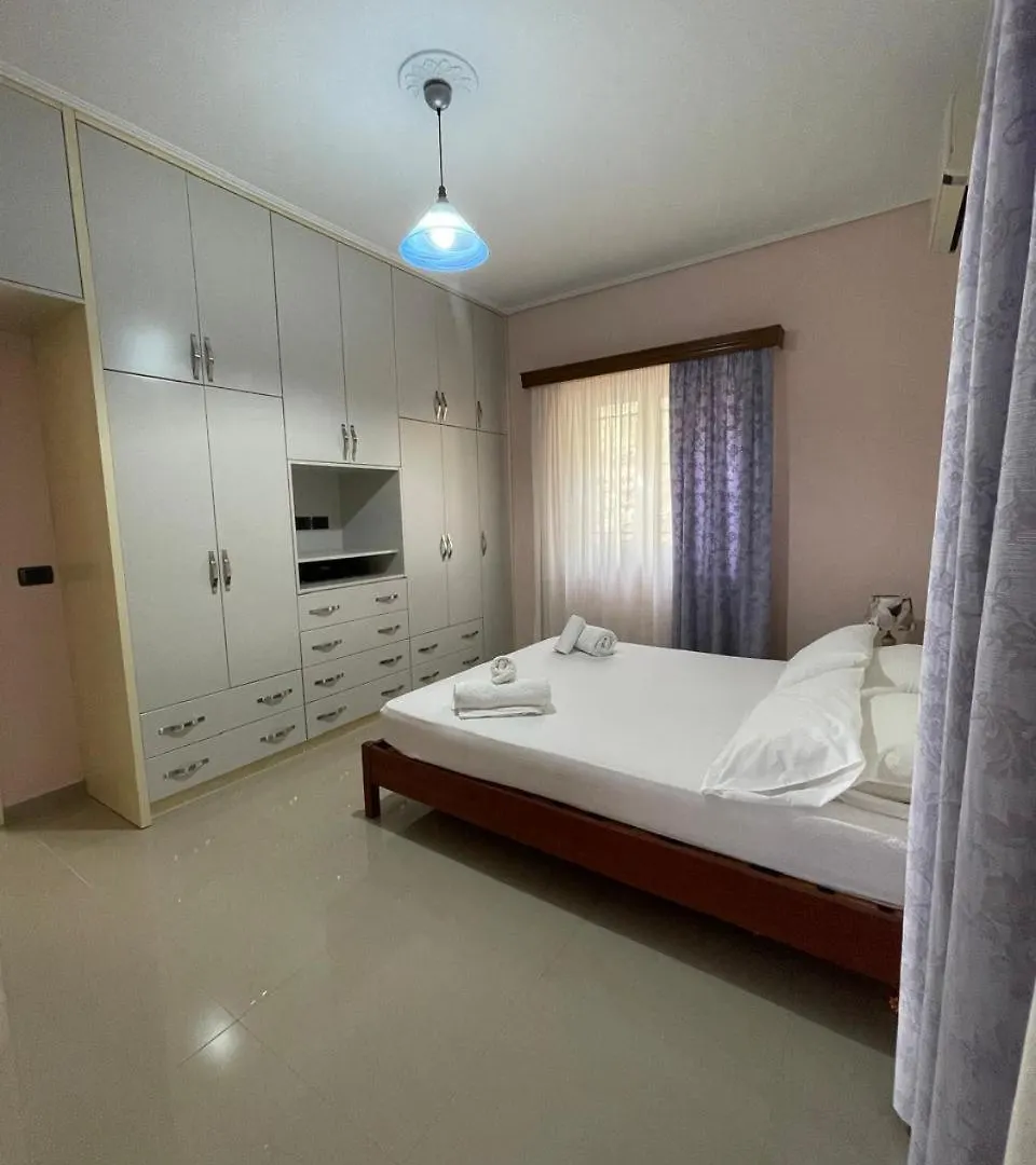 Seaside Apartments Sarande